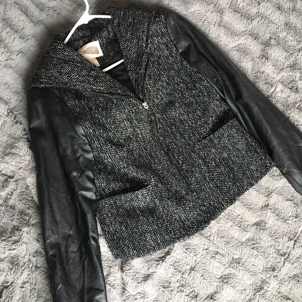 Forever 21 Jacket🖤Size M✨